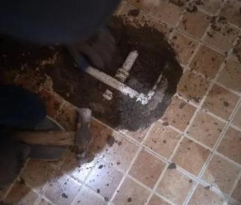 卧龙卫生间漏水维修公司为您分享下卫生间渗水如何处理及注意事项
